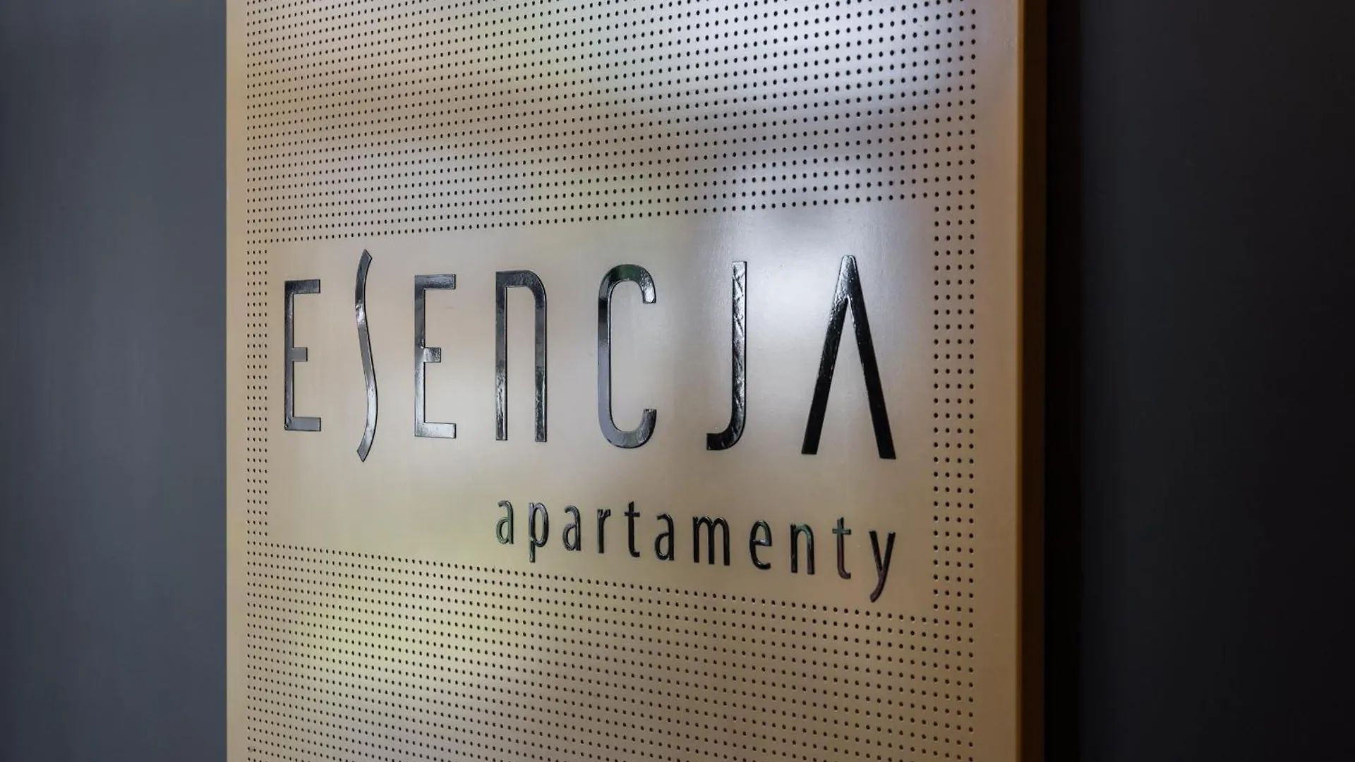 Stylish & Comfy Garbary Apartments With Parking By Noclegi Renters Poznań