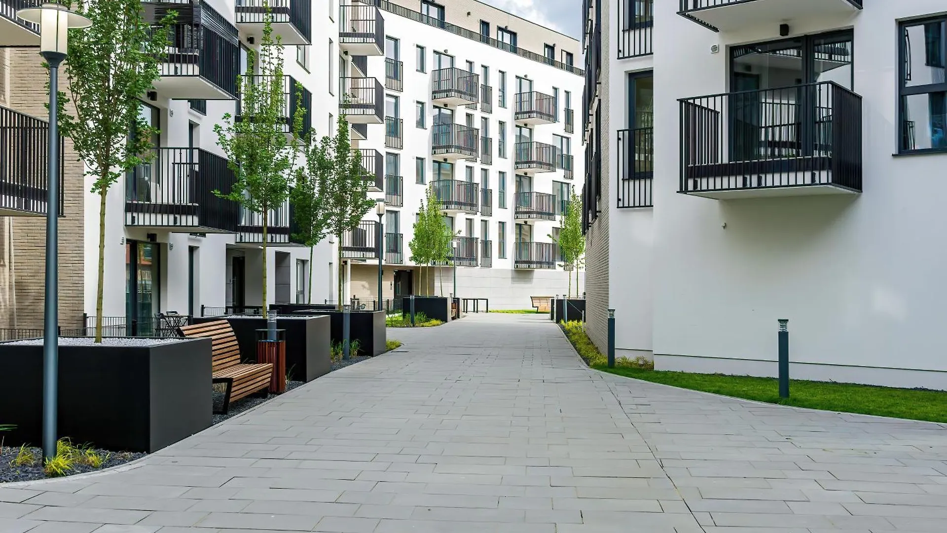 Stylish & Comfy Garbary Apartments With Parking By Noclegi Renters Poznań Polska