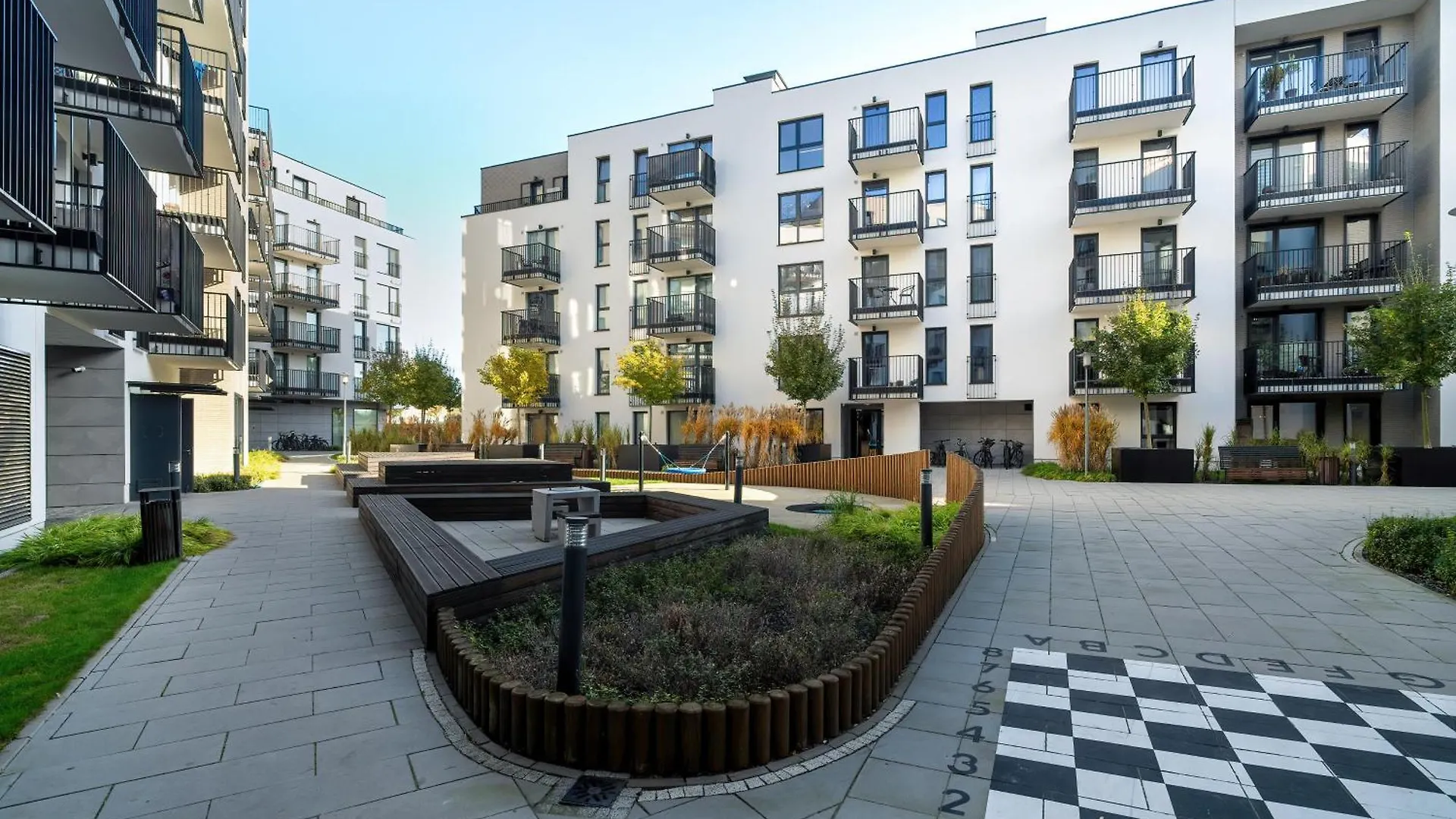 Stylish & Comfy Garbary Apartments With Parking By Noclegi Renters Poznań