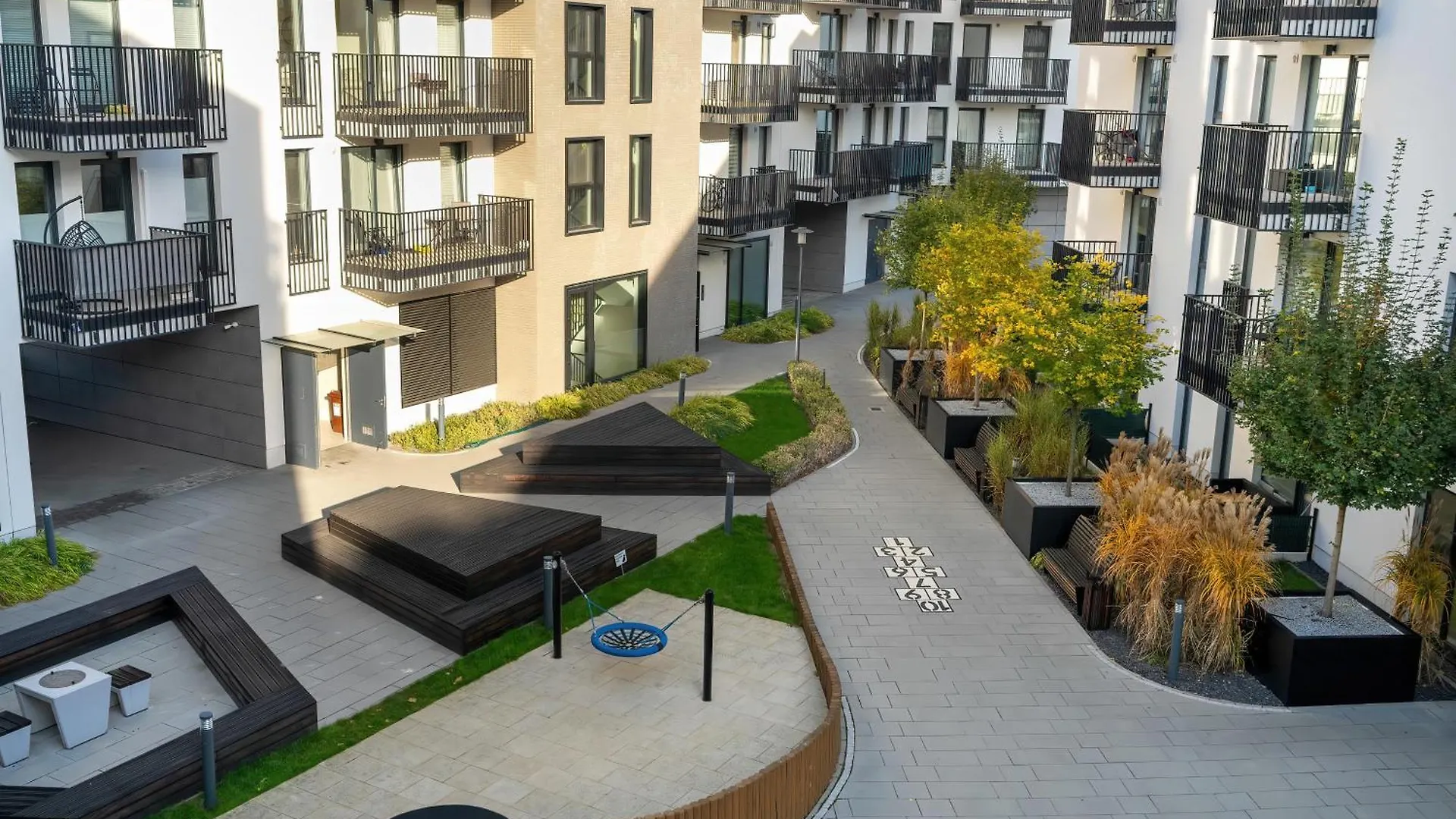 Stylish & Comfy Garbary Apartments With Parking By Noclegi Renters Poznań