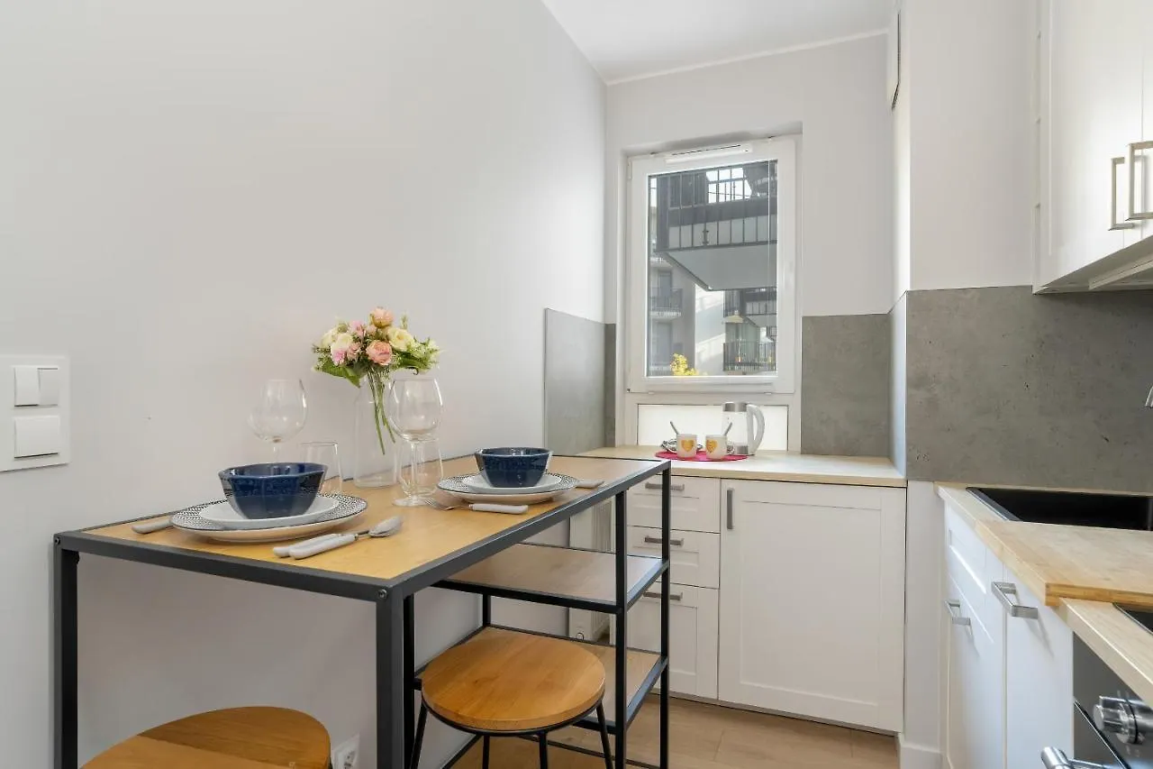 Stylish & Comfy Garbary Apartments With Parking By Noclegi Renters Poznan