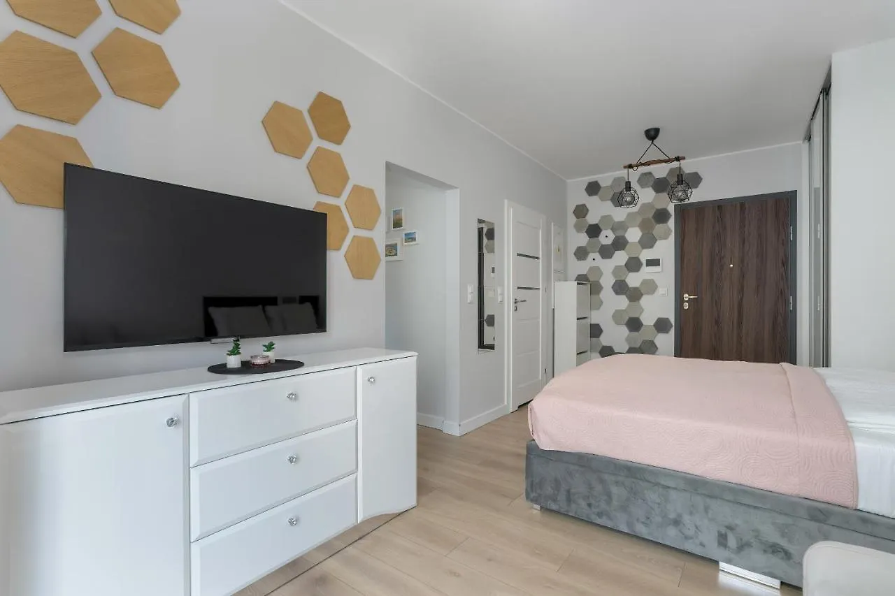 Stylish & Comfy Garbary Apartments With Parking By Noclegi Renters Poznan