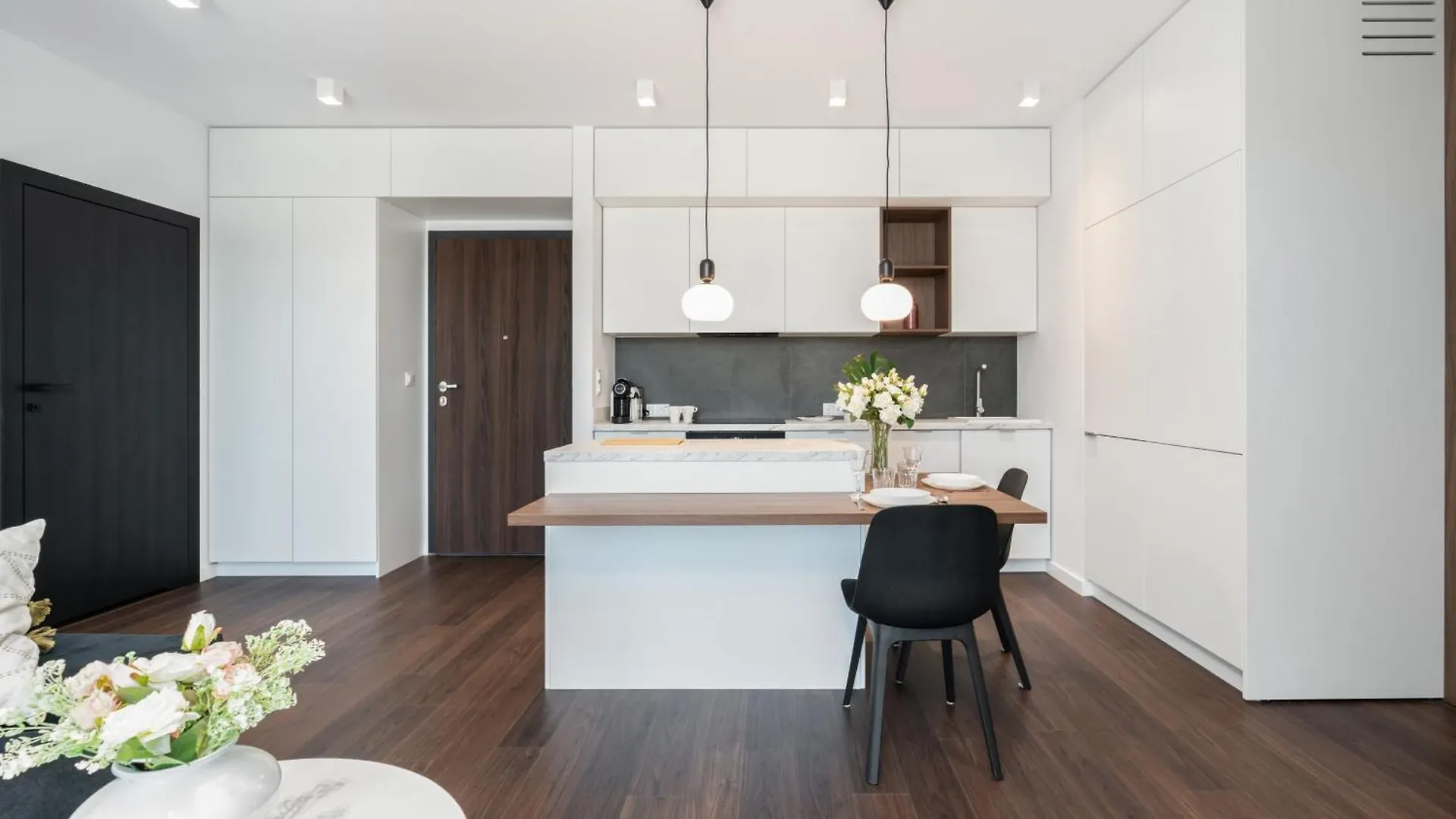 Stylish & Comfy Garbary Apartments With Parking By Noclegi Renters Poznan Poland