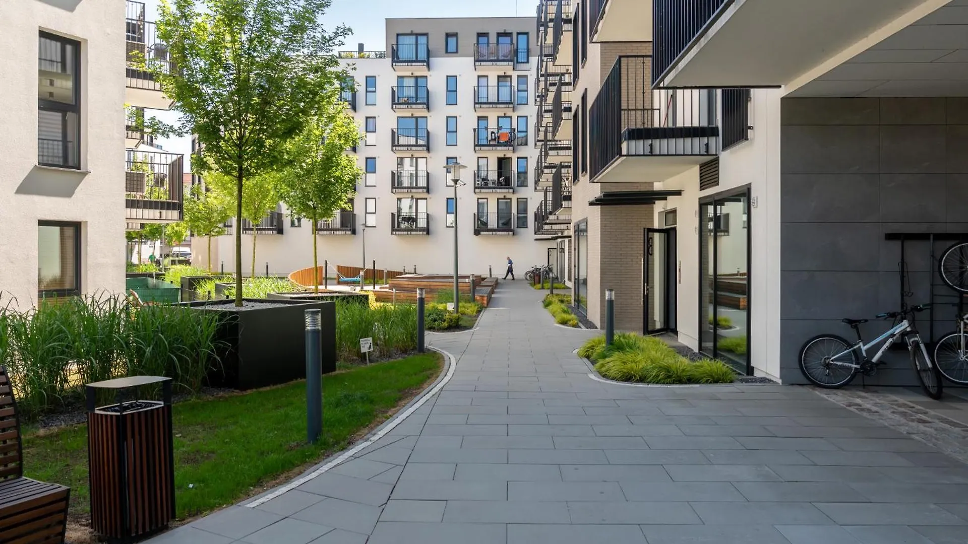 Stylish & Comfy Garbary Apartments With Parking By Noclegi Renters Poznan