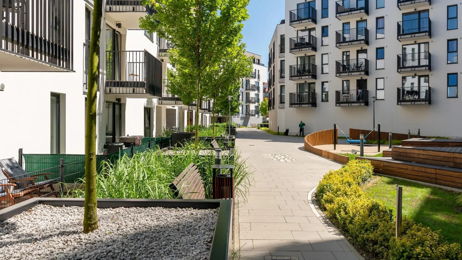 Stylish & Comfy Garbary Apartments With Parking By Noclegi Renters Poznan