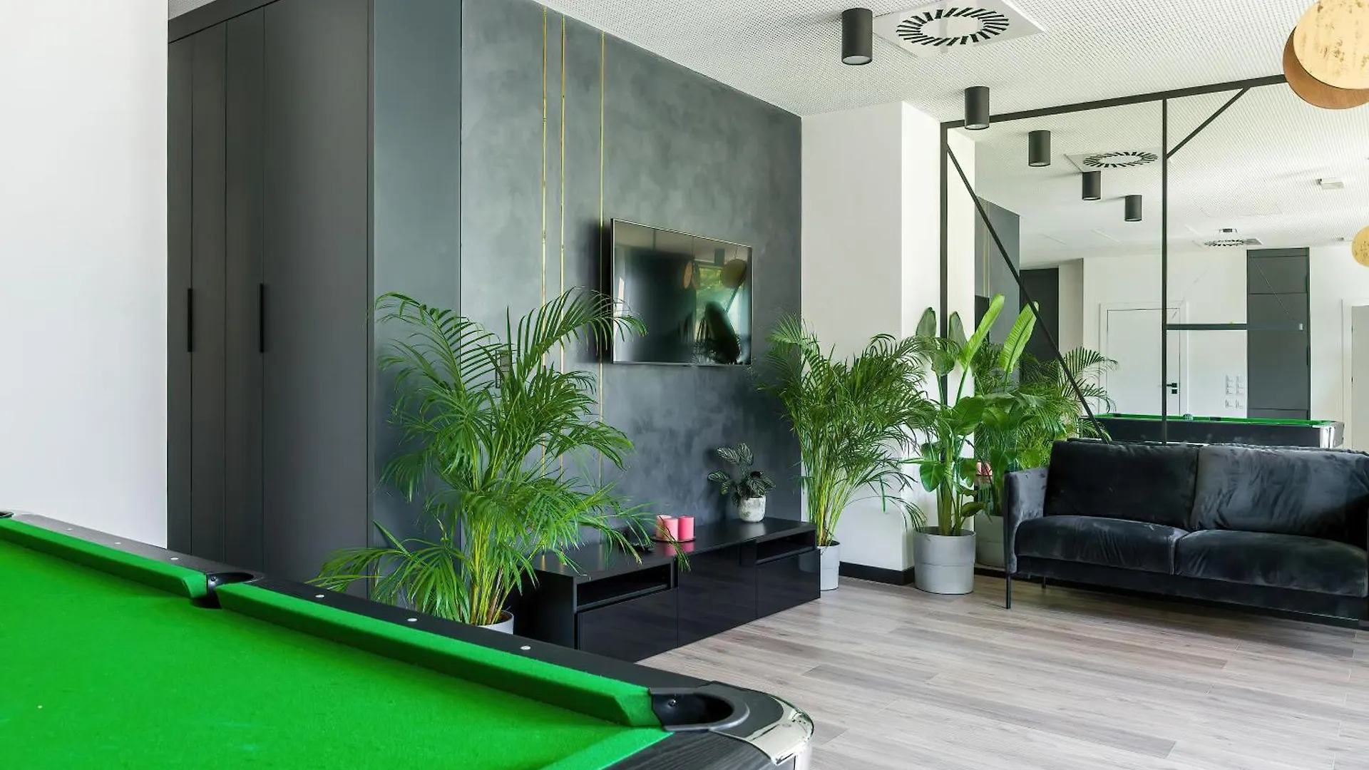 Stylish & Comfy Garbary Apartments With Parking By Noclegi Renters Poznan
