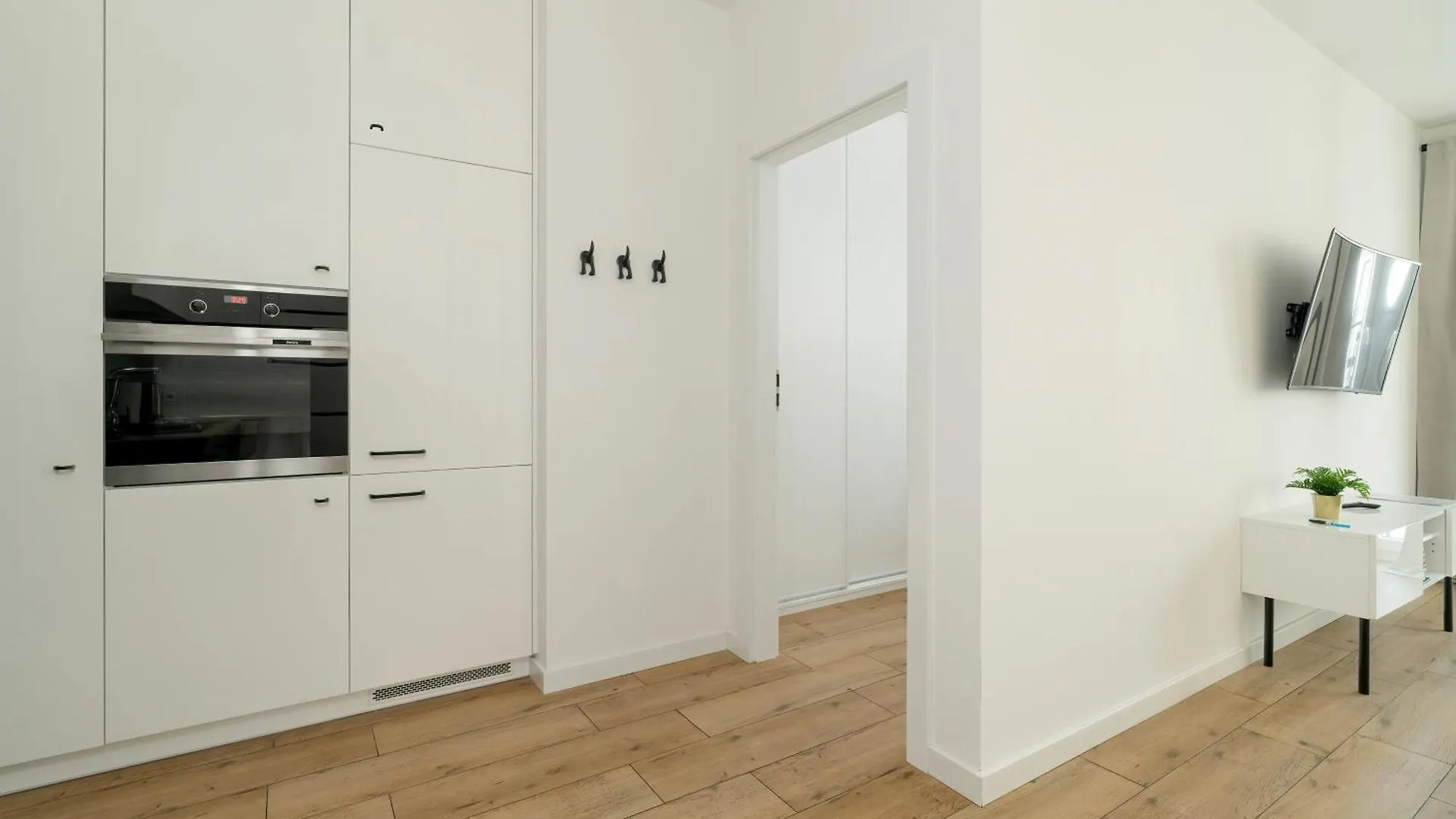 Stylish & Comfy Garbary Apartments With Parking By Noclegi Renters Poznan Poland